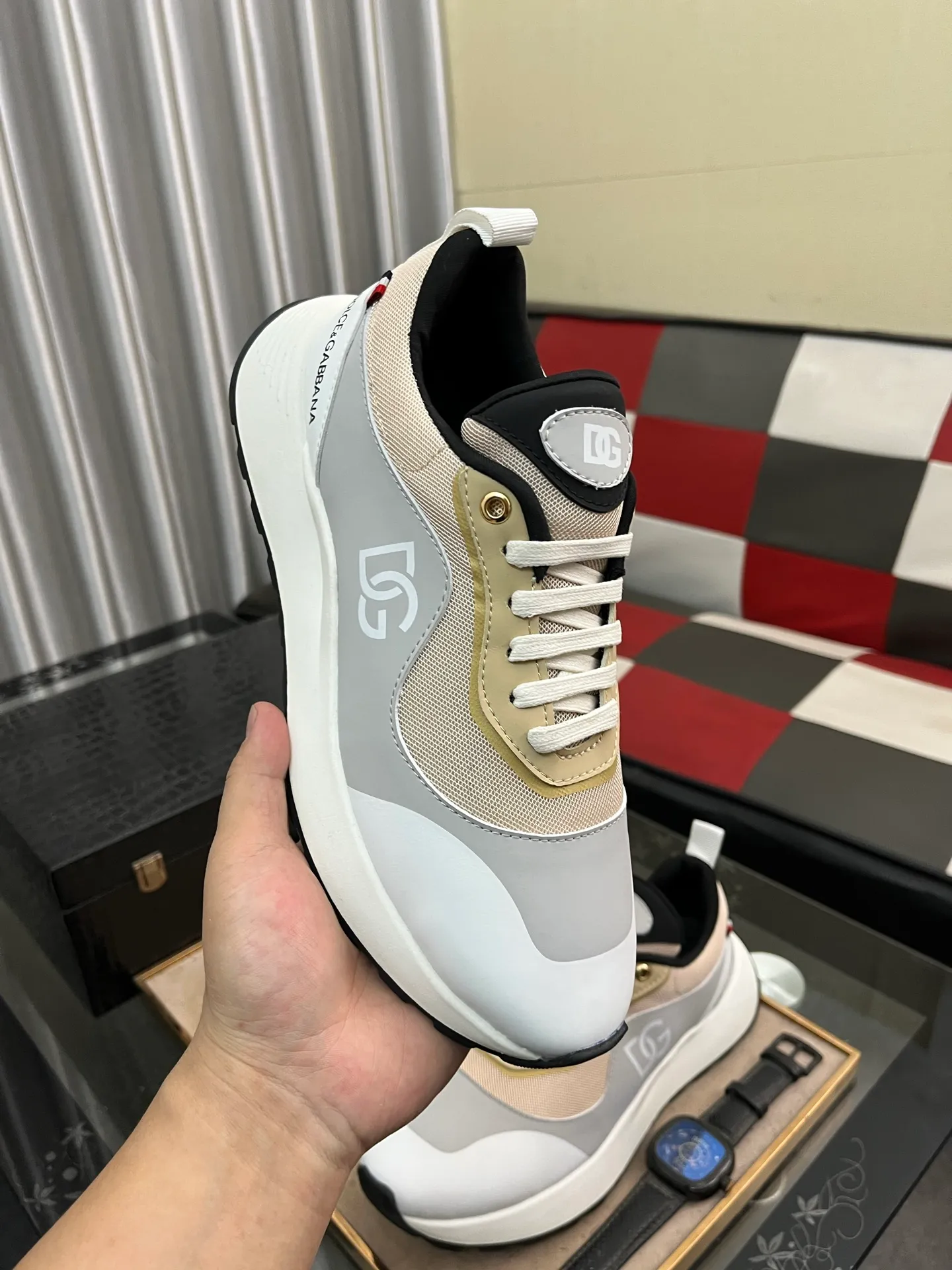 Men's shoes💰480⌚️⌚️New Dolce & Gabbana/top original DG heavy industry series, new casual fashion shoes👟The version is simple and elegant, fashionable and exclusive👑fashionable and generous. Upper: Original first-layer calfskin, comfortable sheepskin lining. Original special electroplated combination outsole, exquisite and luxurious, super A level! Compared with the genuine product at the counter, the version is no worse at all💕Size: 38-46